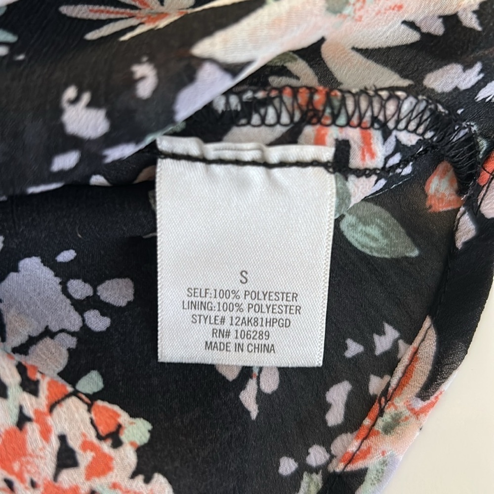 Miami Black Floral Boho Romantic Bell Sleeve Flowy Summer Top Size Small - Picture 7 of 7